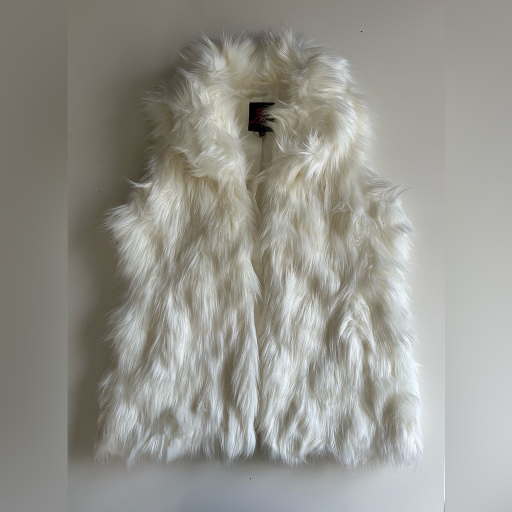 Adrienne Landau Ivory Faux Fur Sleeveless Vest size. Size M